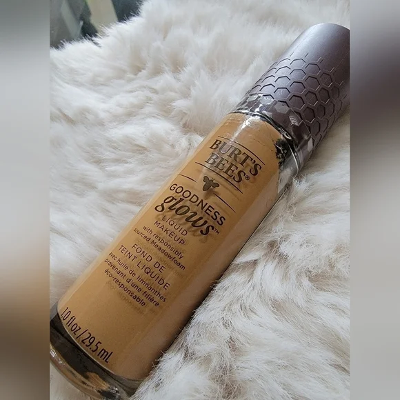 Glows Foundation Burts Bees Makeup Foundation Burt's Bees Glow
